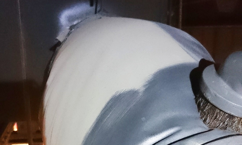 ブラシで除去していきました。